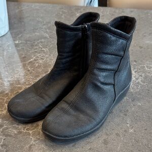 Arcopedico Black Ankle Boots